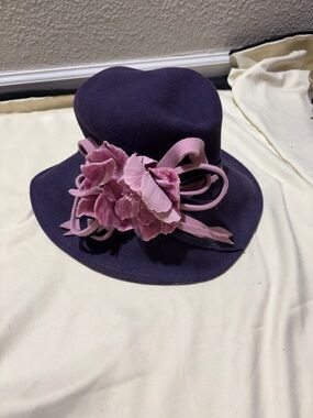 Elegant Purple Felt Women's Hat with Pink Floral Accent